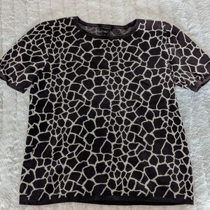 Anne Taylor Factory Giraffe Print Women's Short Sleeved Cotton Sweater. Sz Small